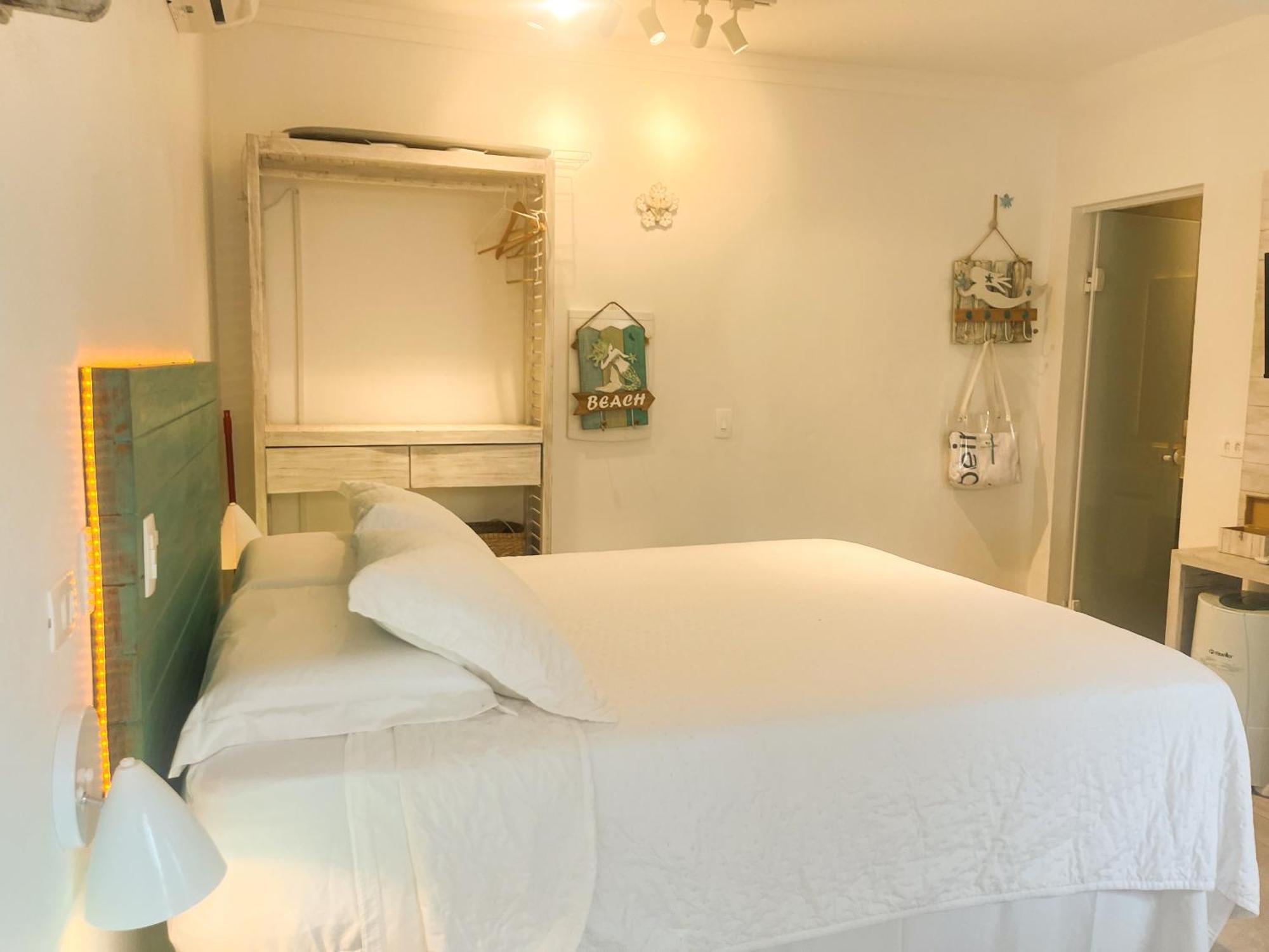Casa D'Aroeira Residencial Boutique - Centro De Juquei - 2 Quadras Do Mar - Servico De Praia - Roupa De Cama 600 Fios Algodao Egipcio - Toalhas Banho E Praia - Tudo Novo - Estacionamento Interno - Cozinha - Consulte Unidades Com Ofuro Hidro E Cromote المظهر الخارجي الصورة